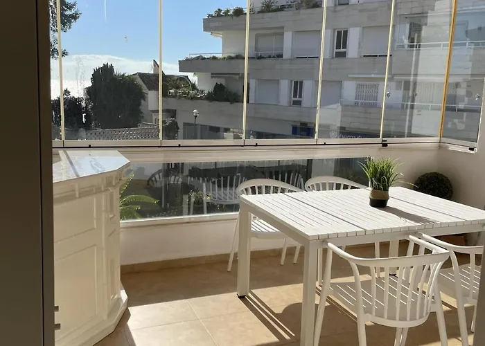 Homely Del Mar 5 Marbella