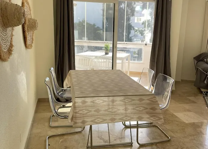 Lägenhet Homely Del Mar 5