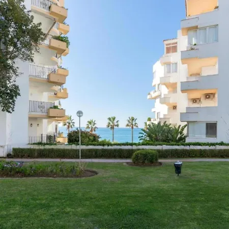 아파트 Homely Del Mar 5 *