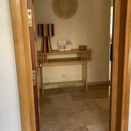 Homely Del Mar 5 아파트